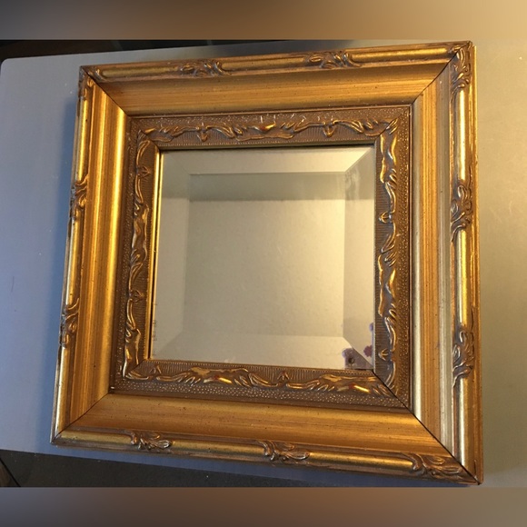 Vintage Gold Ornate Wooden Mirror Made in USA - Picture 2 of 3